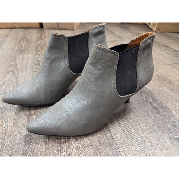 Pour La Victoire Shoes - Pour La Victoire Alyssan Boots 9.5 Gray Silver Suede Heeled Pointed Toe Booties
